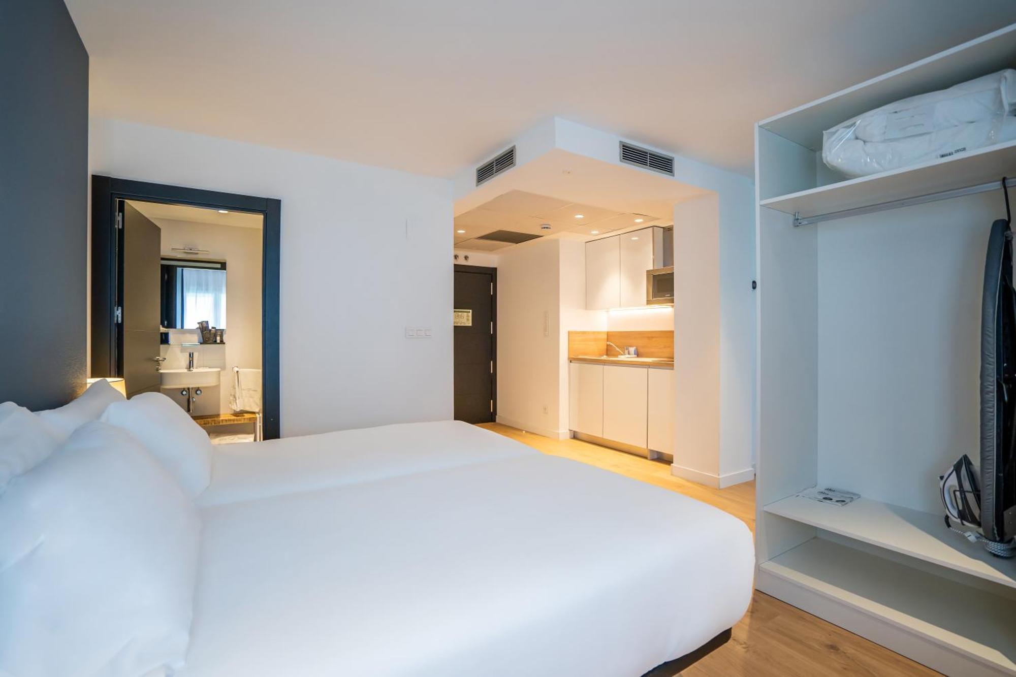 Abba Apartments Playa De Gros San Sebastián Exteriör bild