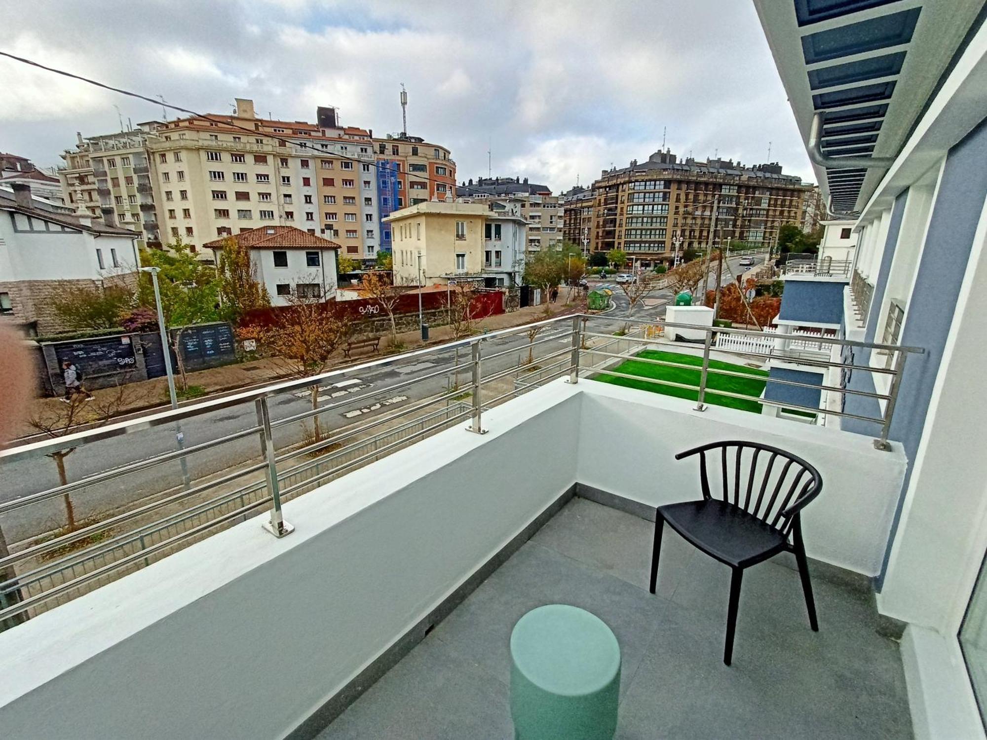 Abba Apartments Playa De Gros San Sebastián Exteriör bild